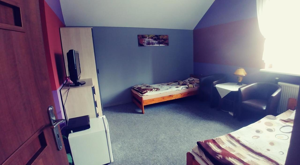 Osrodek Sportowo Wypoczynkowy Pustynia Hostel Dębica Exterior foto